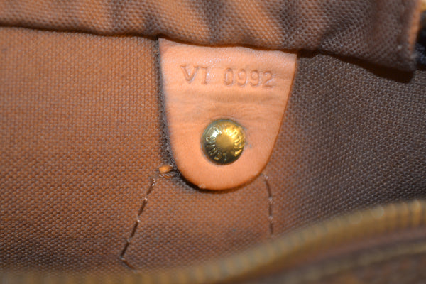 Authentic Louis Vuitton Monogram Speedy 25 Handbag (SALE - 68% OFF  *RETAIL - $950.00)