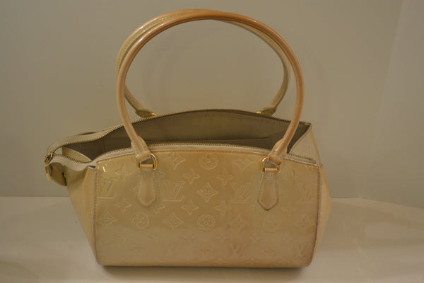 Authentic Louis Vuitton Sherwood Pm Blanc Corail Beige Handbag (GUC) - Includes LV Dust Bag
