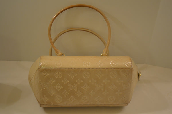 Authentic Louis Vuitton Sherwood Pm Blanc Corail Beige Handbag (GUC) - Includes LV Dust Bag