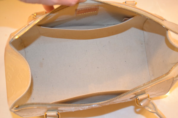 Authentic Louis Vuitton Sherwood Pm Blanc Corail Beige Handbag (GUC) - Includes LV Dust Bag