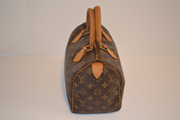 Authentic Louis Vuitton Monogram Speedy 25 Handbag - "Good Condition" (SALE - 72 % OFF)