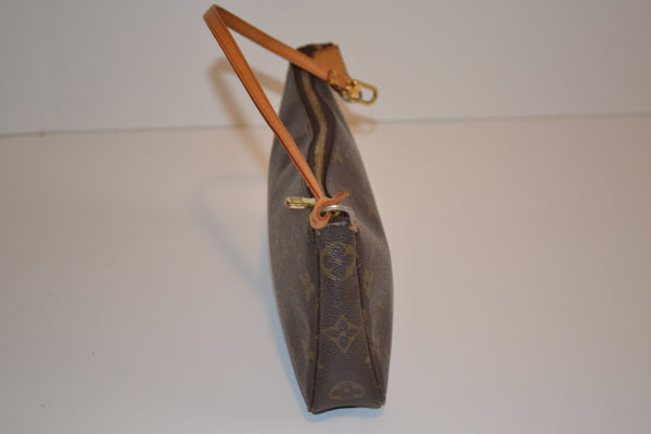 Authentic Louis Vuitton Monogram Pochette Accessories Clutch Bag "Very Good Condition" (SALE - 60% OFF)