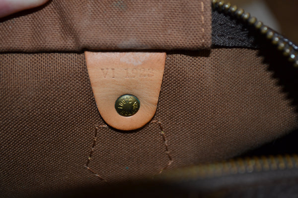 Authentic Louis Vuitton Monogram Speedy 30 Handbag (SALE - 75% OFF)