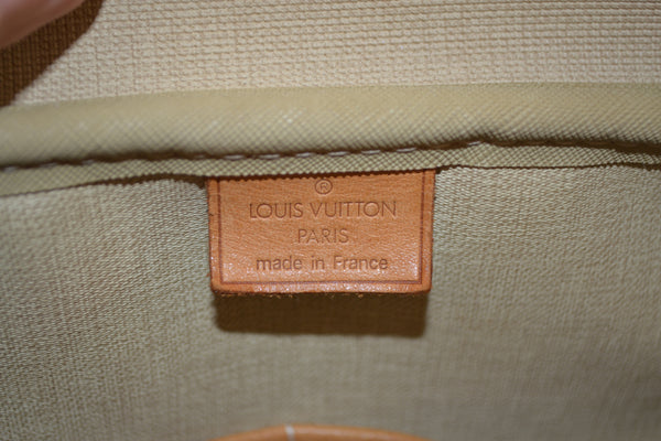 Authentic Louis Vuitton Deauville Monogram Handbag - Includes LV Tag & Dust Bag "Very Good Condition" (SALE - 76% OFF)